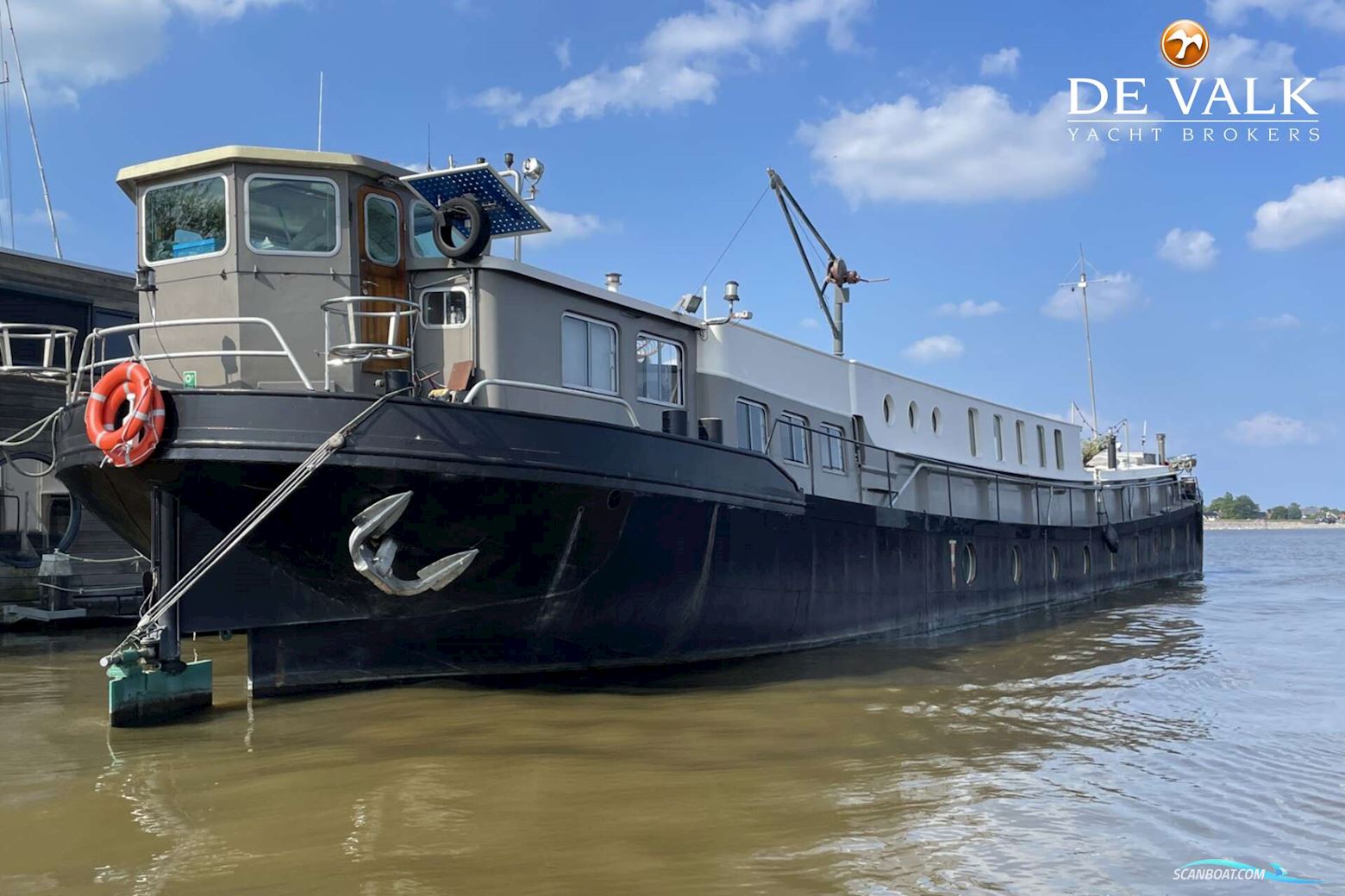 Houseboat Waterloft Luxemotor Motorboat 1913, with Caterpilar engine, The Netherlands