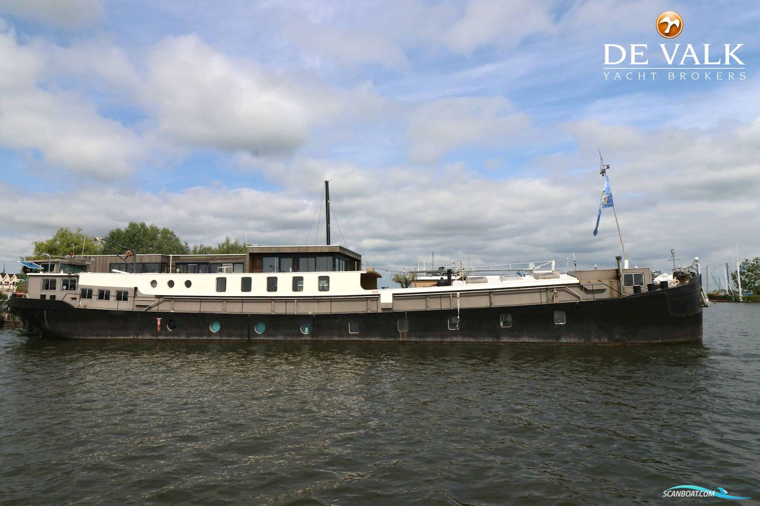 Houseboat Waterloft Luxemotor Motorboat 1913, with Caterpilar engine, The Netherlands