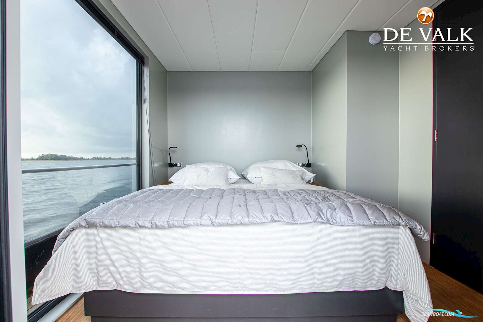 Houseboat Waterloft Luxemotor