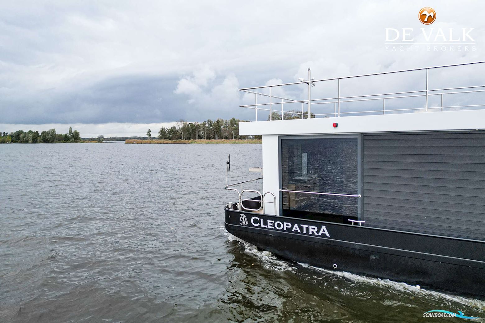 Houseboat Waterloft Luxemotor