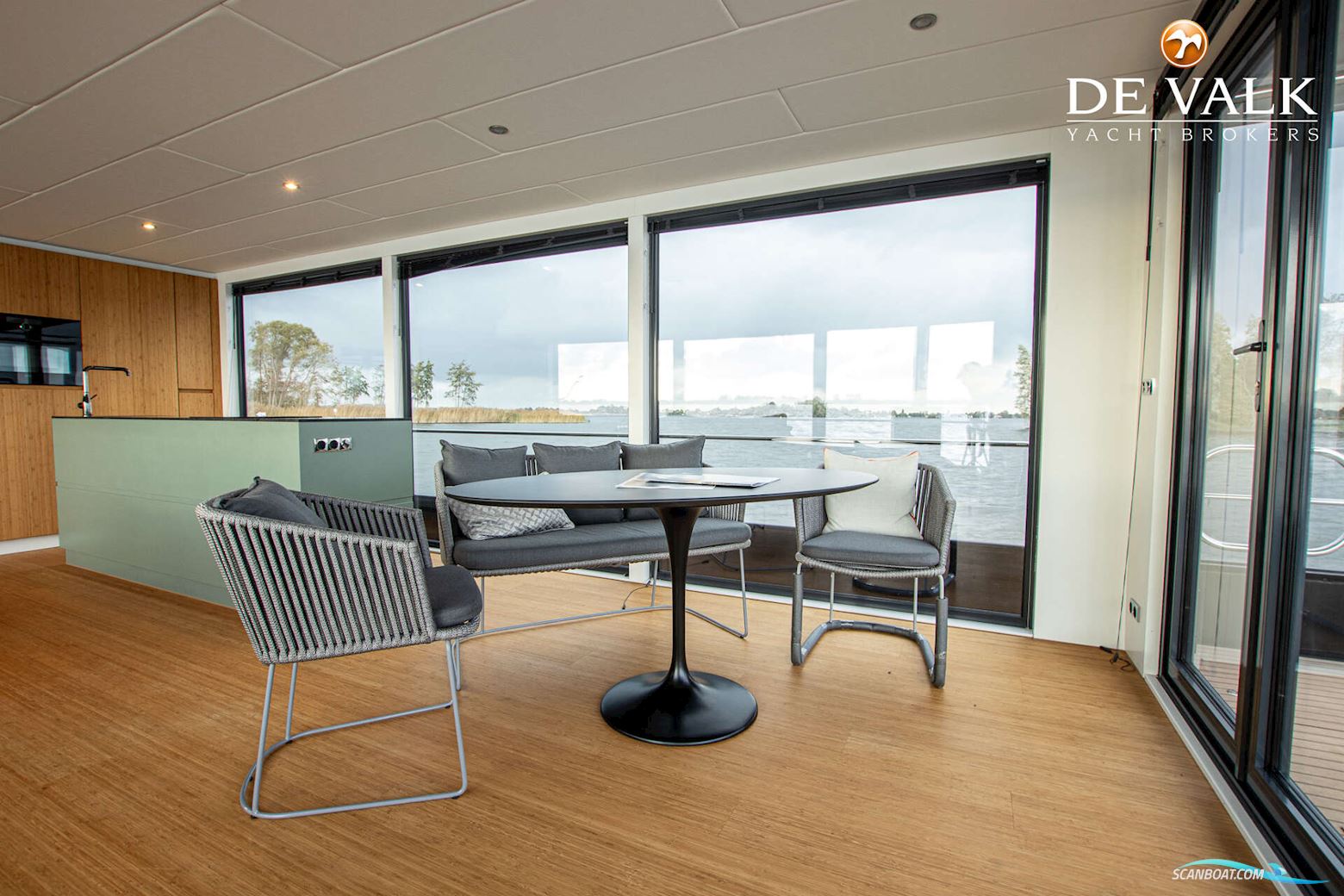 Houseboat Waterloft Luxemotor