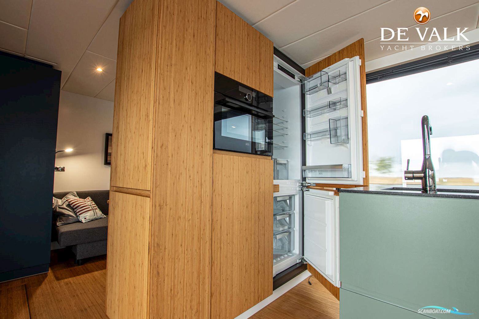 Houseboat Waterloft Luxemotor