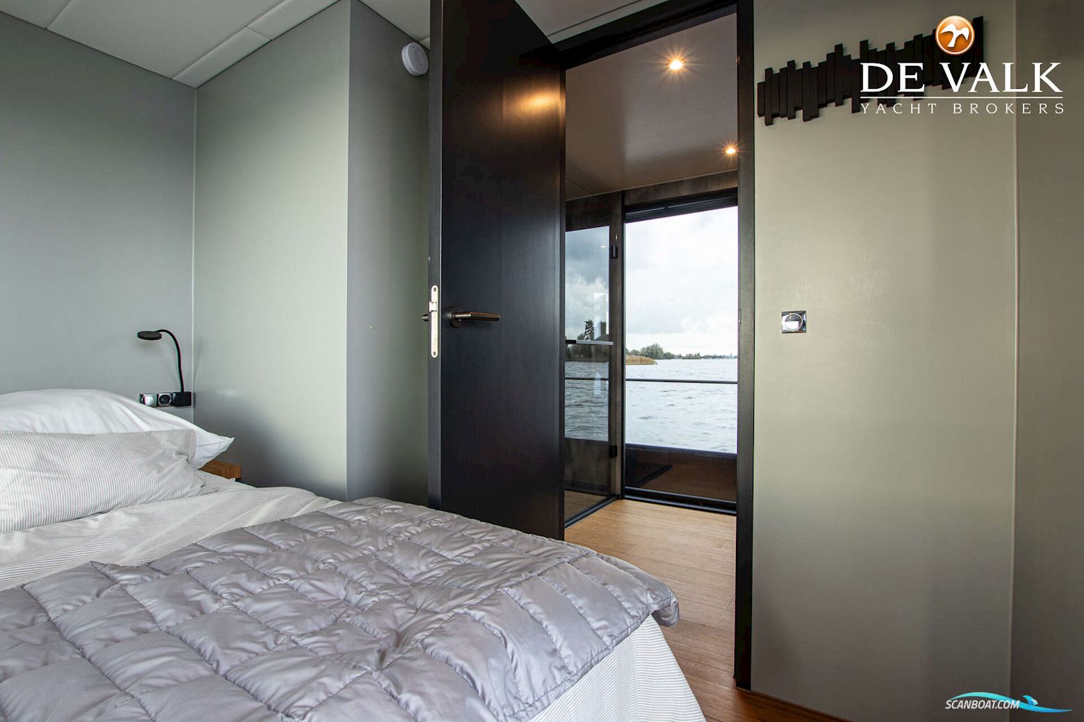 Houseboat Waterloft Luxemotor