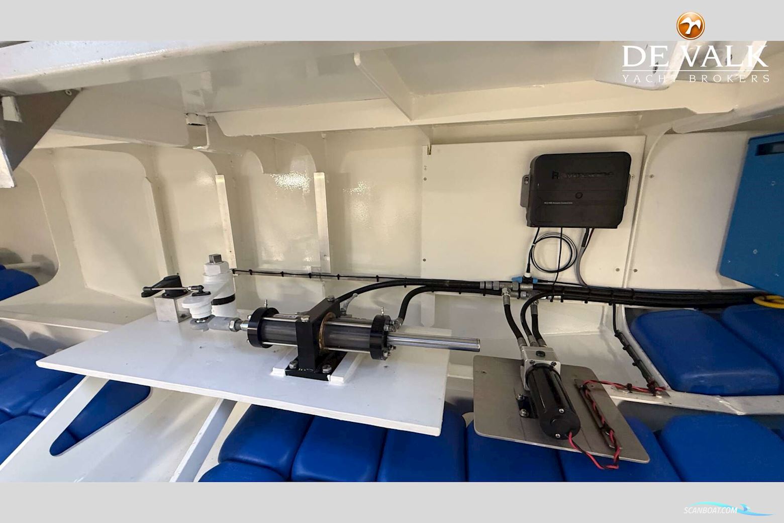 Houseboat Waterloft Luxemotor