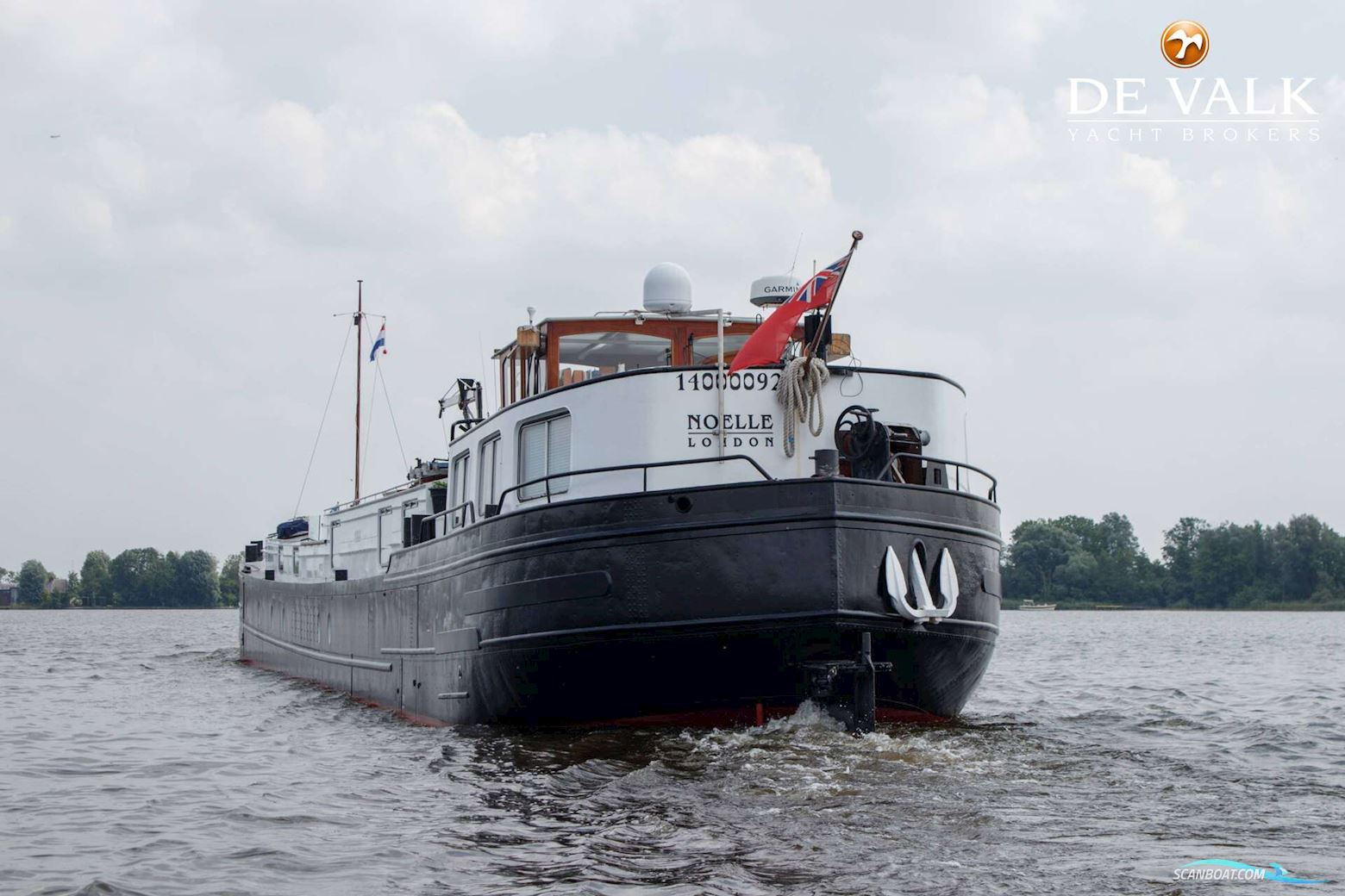 Houseboat Waterloft Luxemotor Spitz 38M