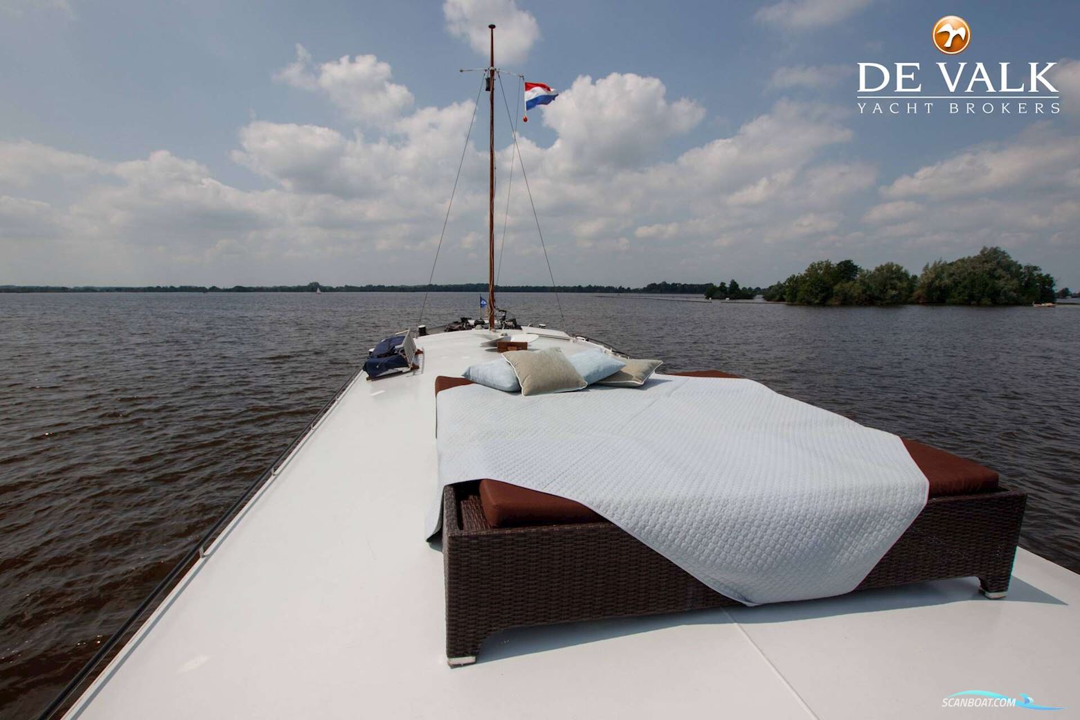 Houseboat Waterloft Luxemotor Spitz 38M