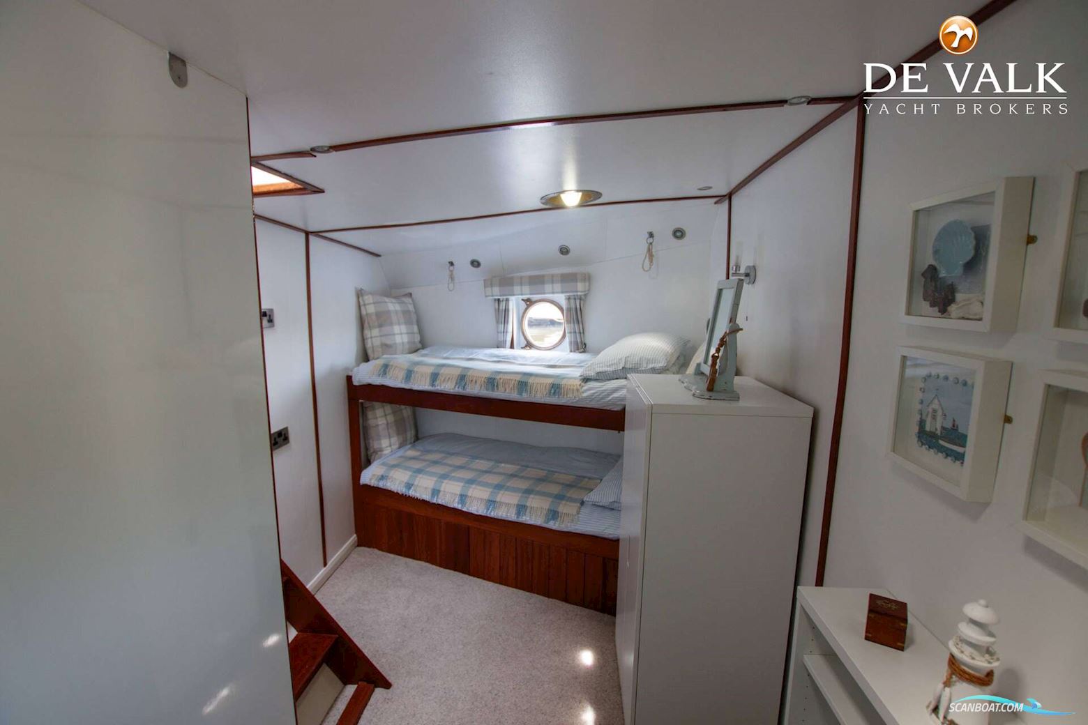 Houseboat Waterloft Luxemotor Spitz 38M