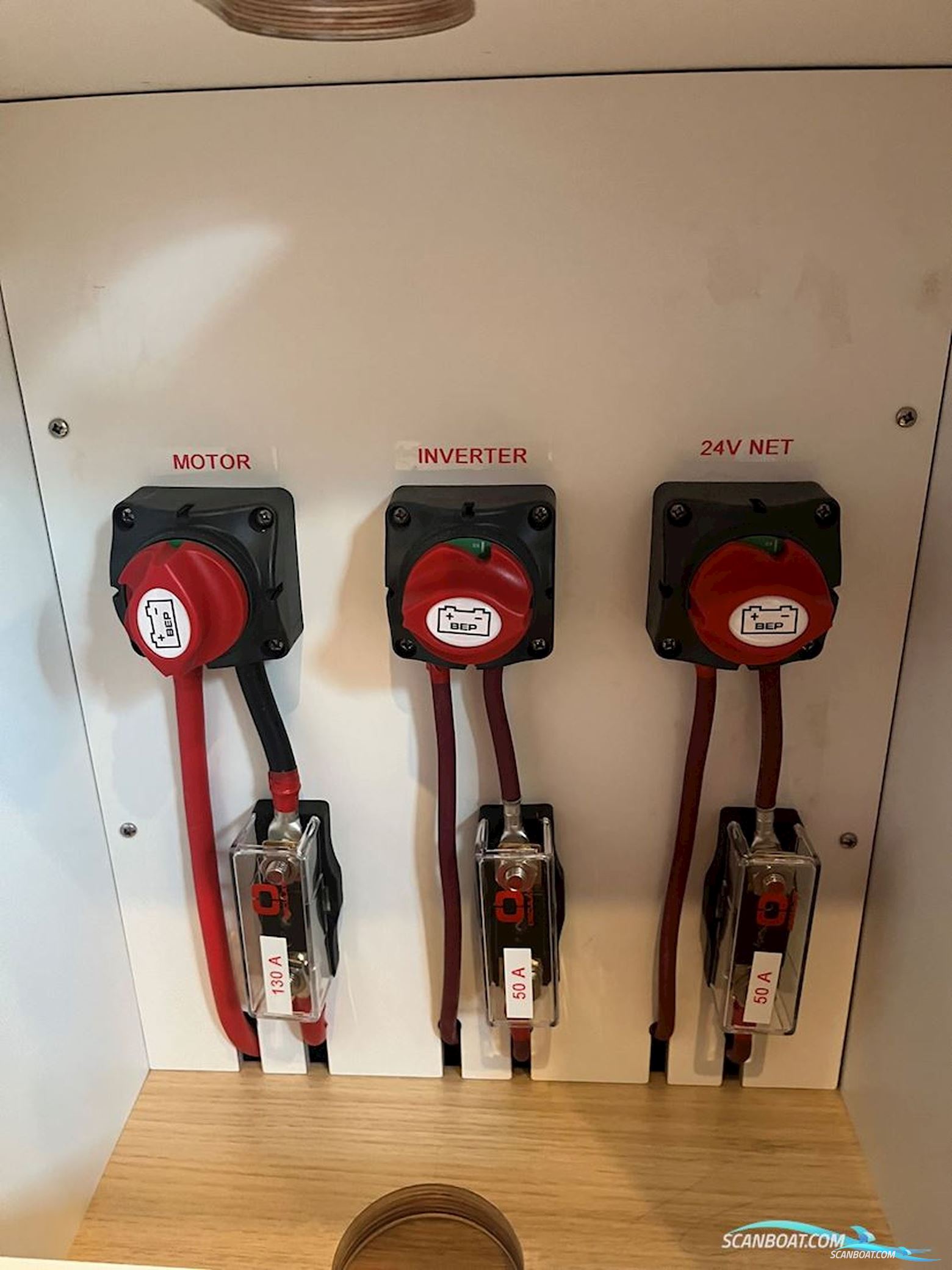 Husbåde med elmotor - udlejnings koncept eller bolig