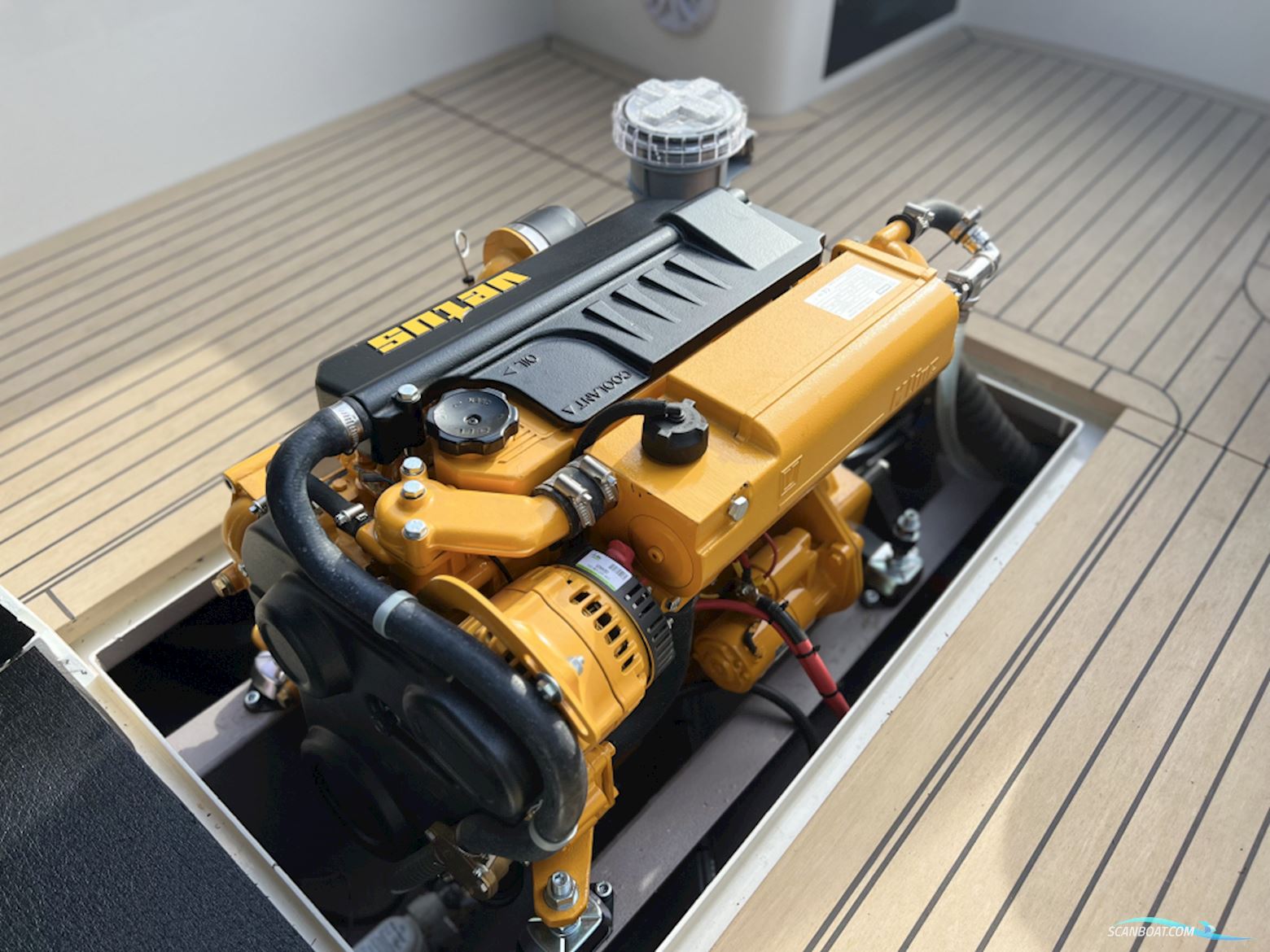 Ijzendoorn Yachts Tender Cabin 800