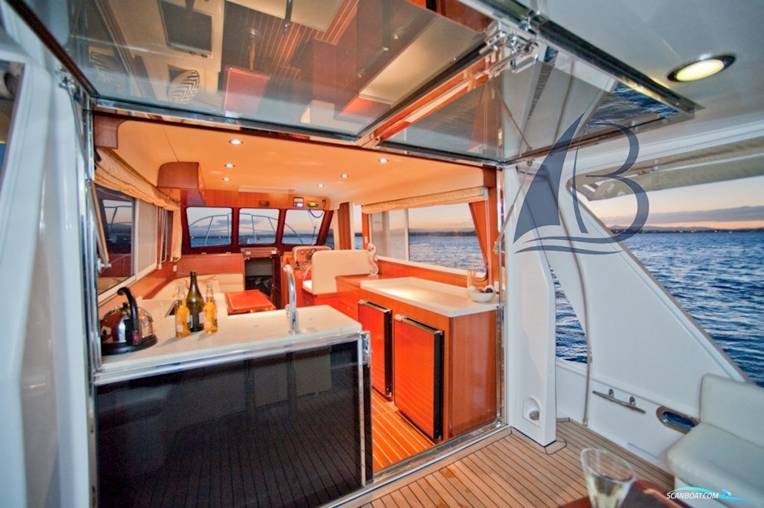 Integrity Motor Yachts Integrity 350 Sedan