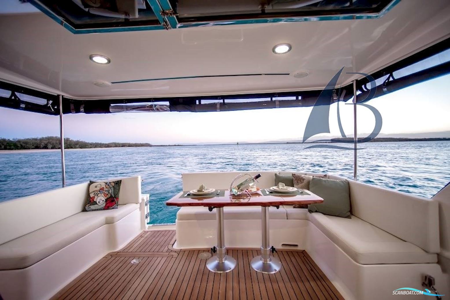 Integrity Motor Yachts Integrity 380 Fly