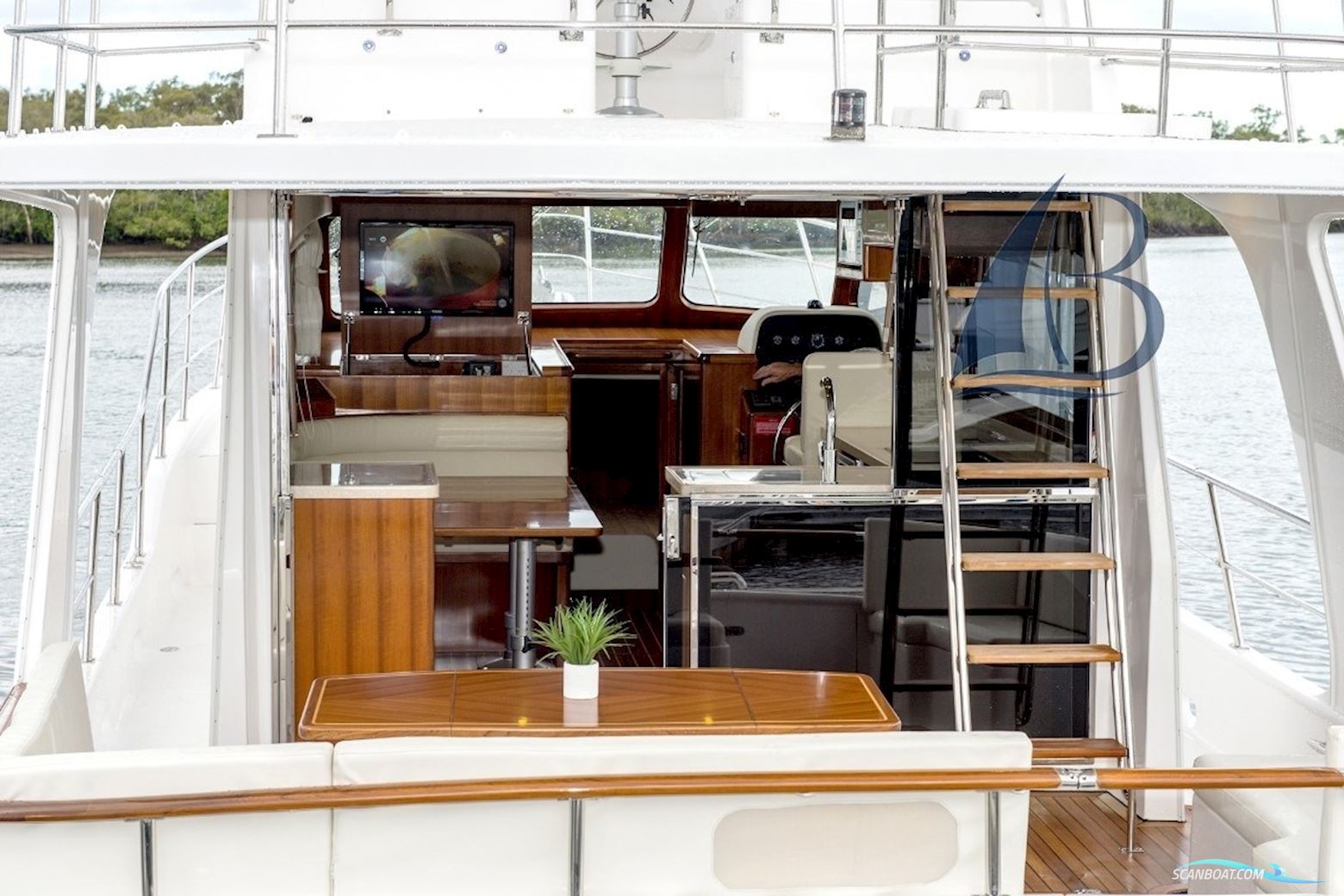 Integrity Motor Yachts Integrity 380 Fly