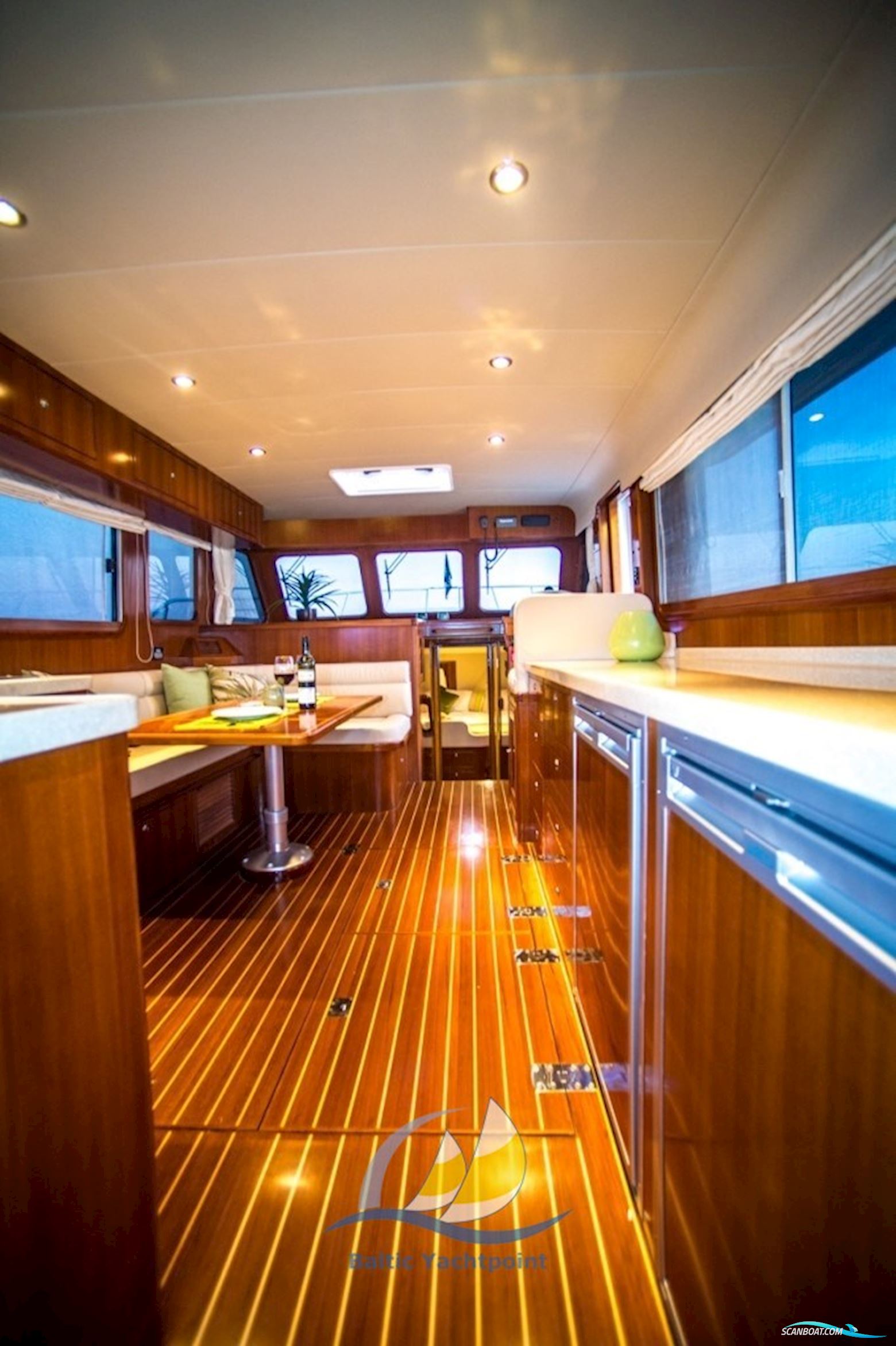 Integrity Motor Yachts Integrity 440 Sedan