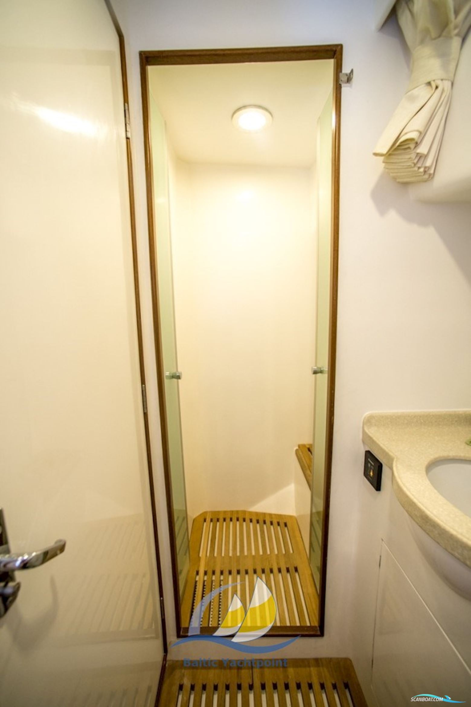 Integrity Motor Yachts Integrity 440 Sedan