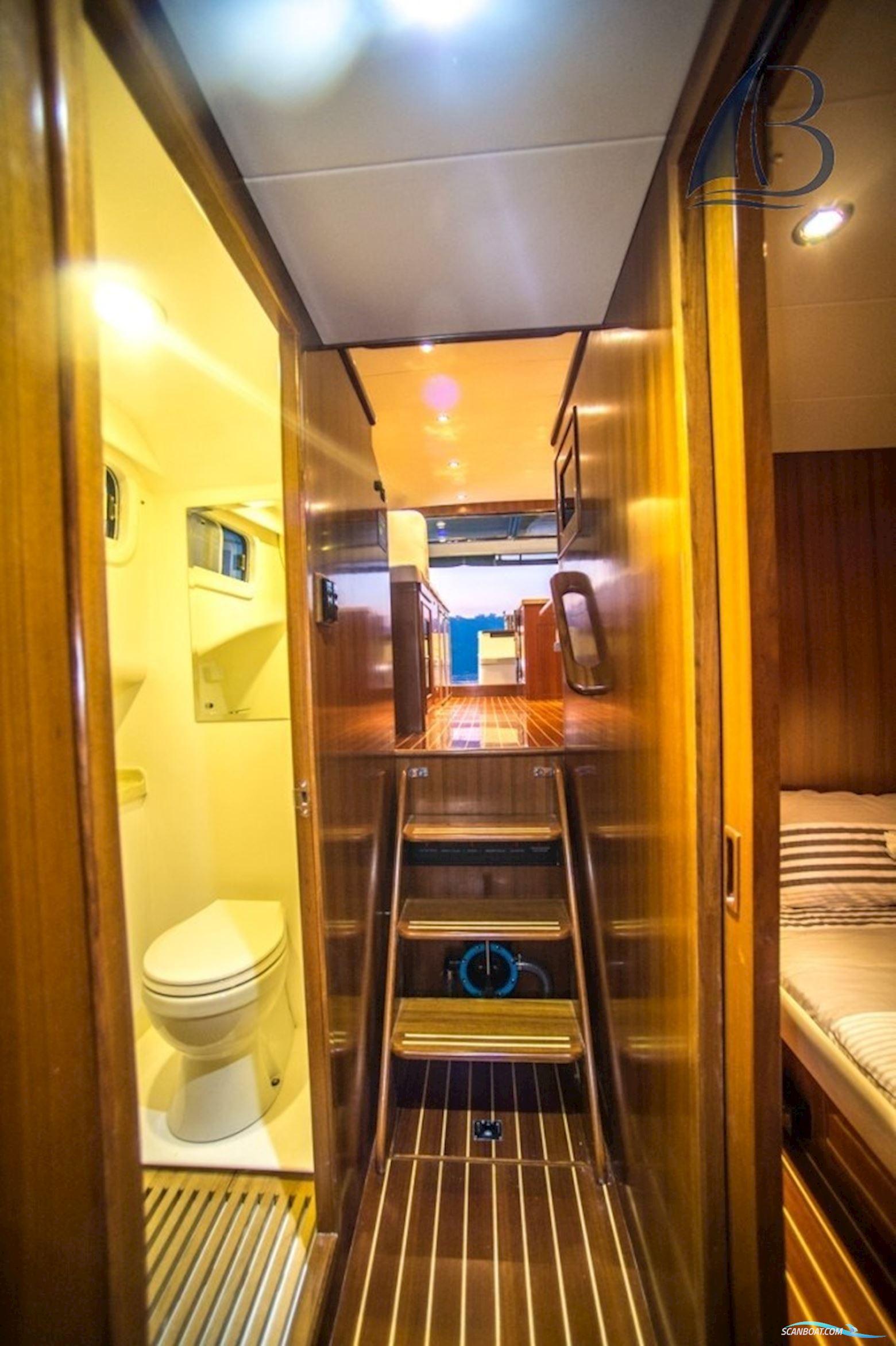 Integrity Motor Yachts Integrity 440 Sedan