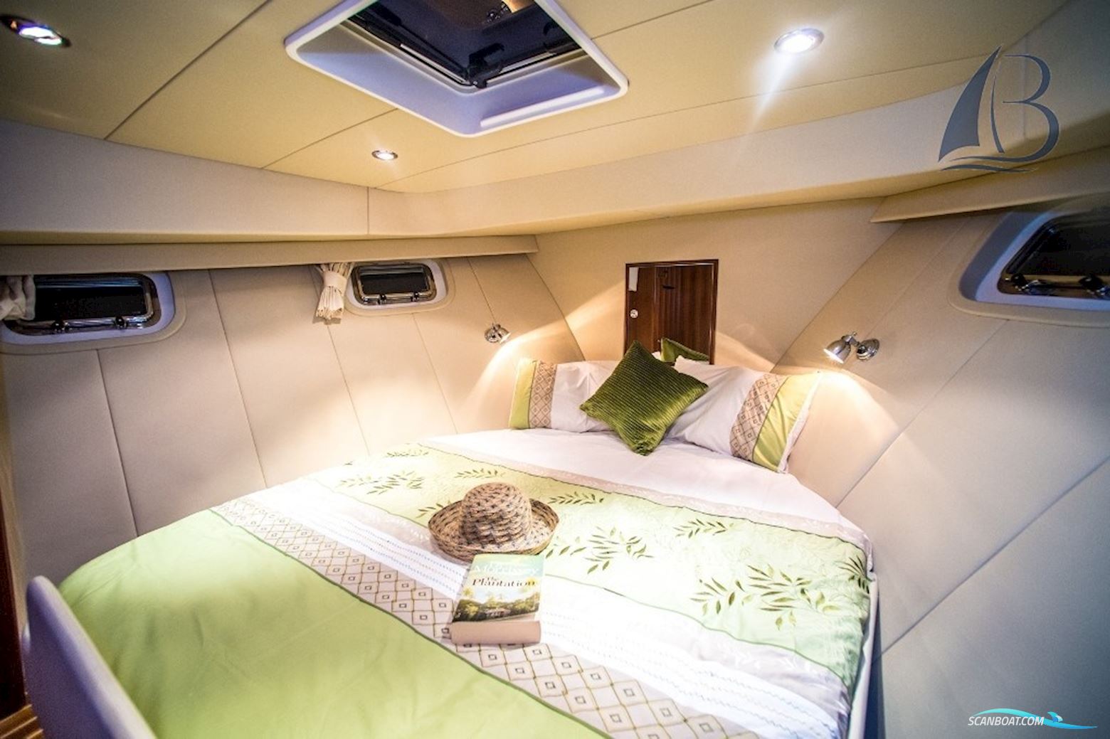 Integrity Motor Yachts Integrity 440 Sedan