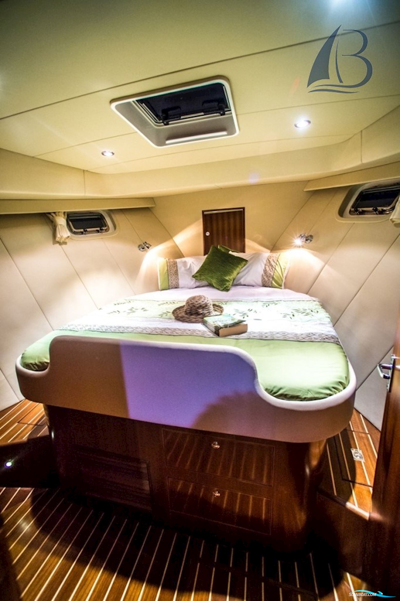 Integrity Motor Yachts Integrity 440 Sedan