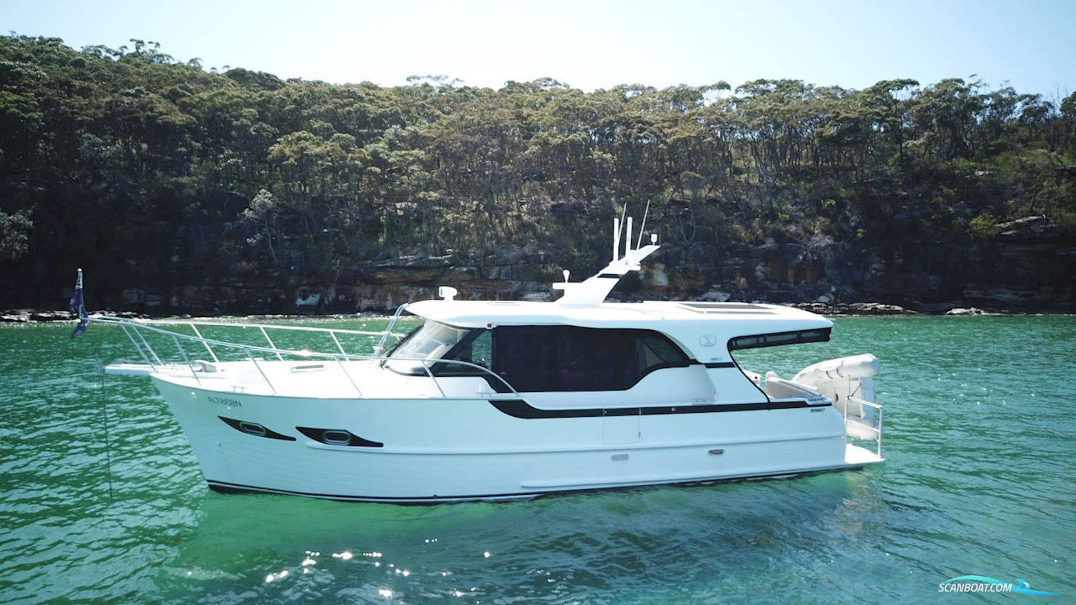 Integrity Trawlers 380Sedan