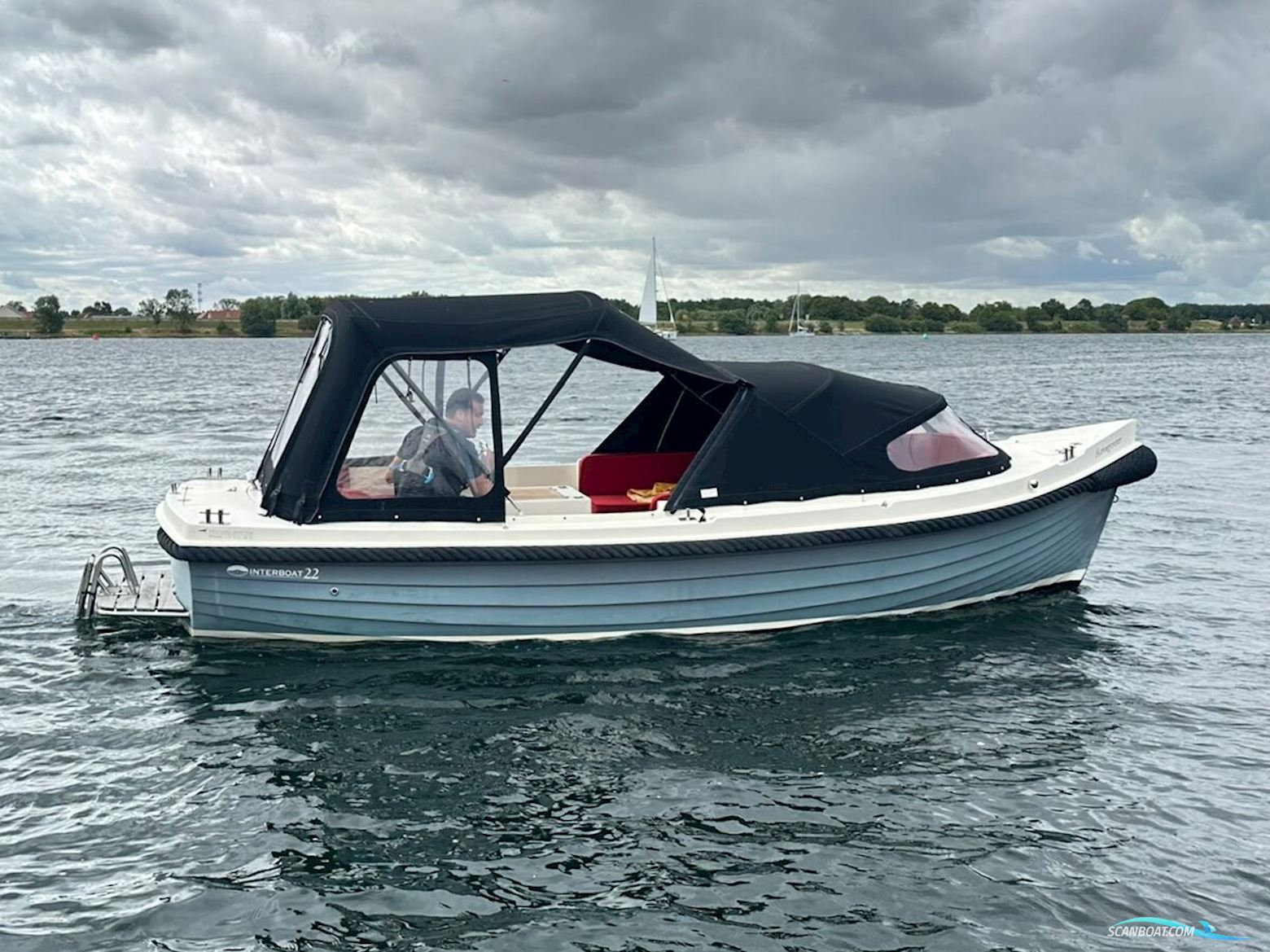 Interboat 22