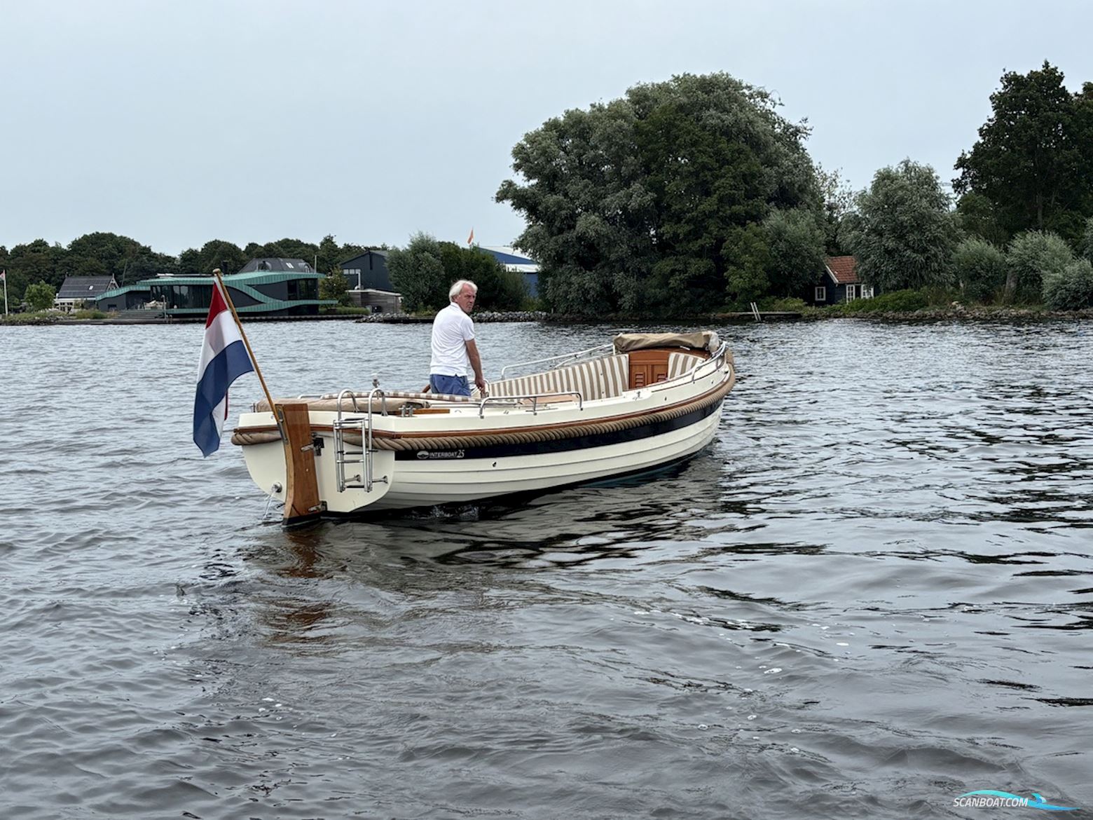 Interboat 25