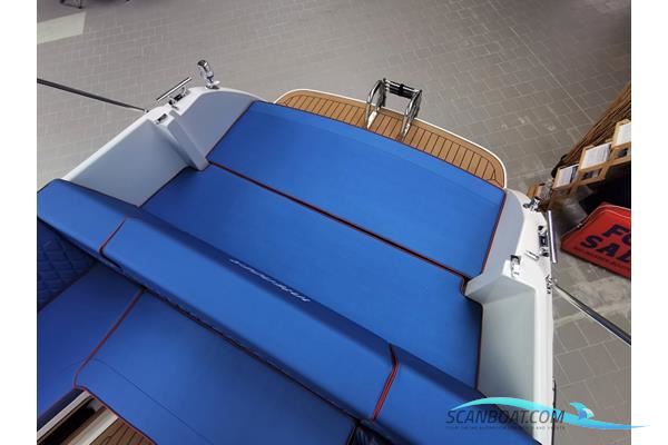 Interboat Intender 700