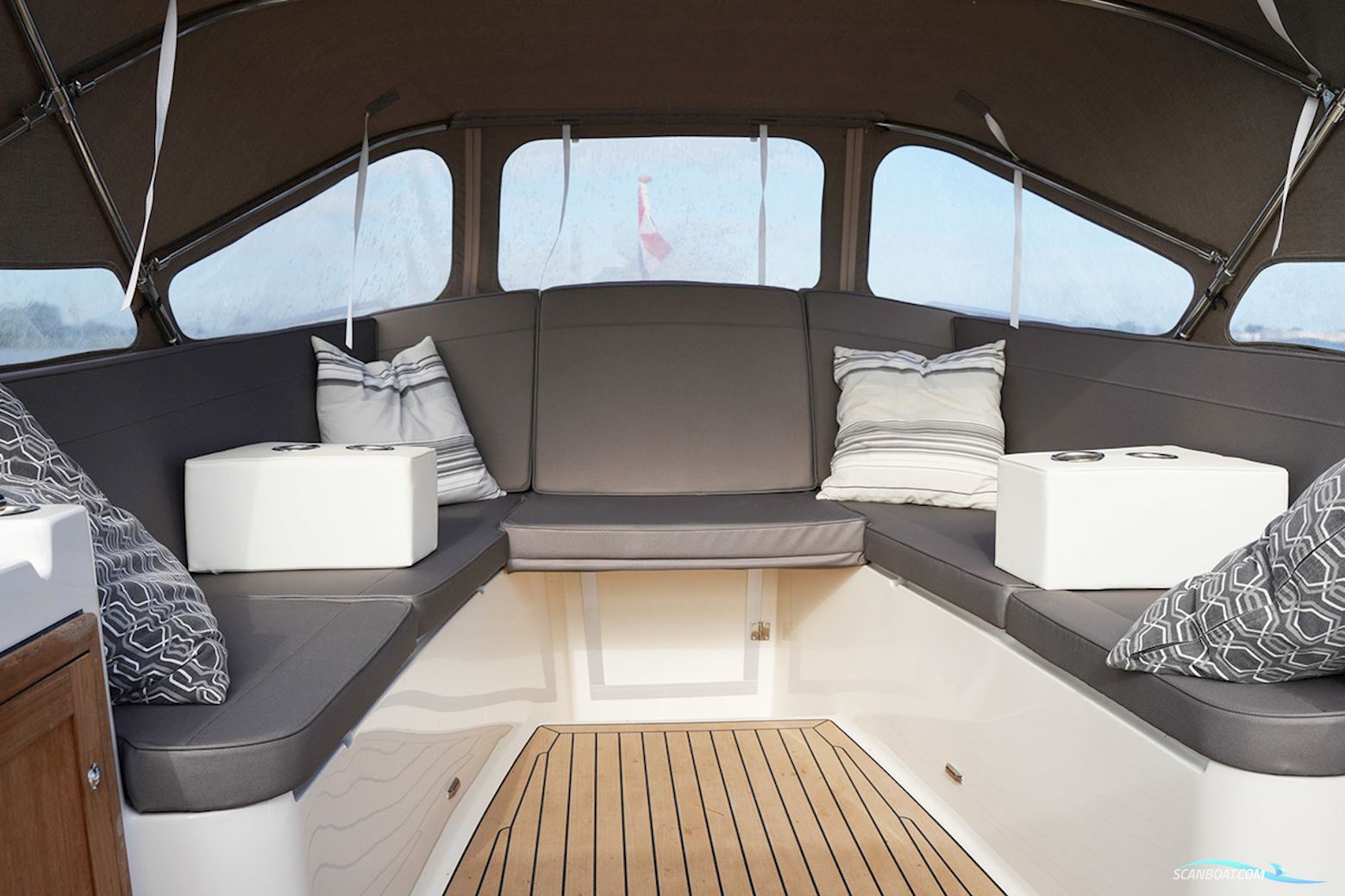 Interboat Intender 780