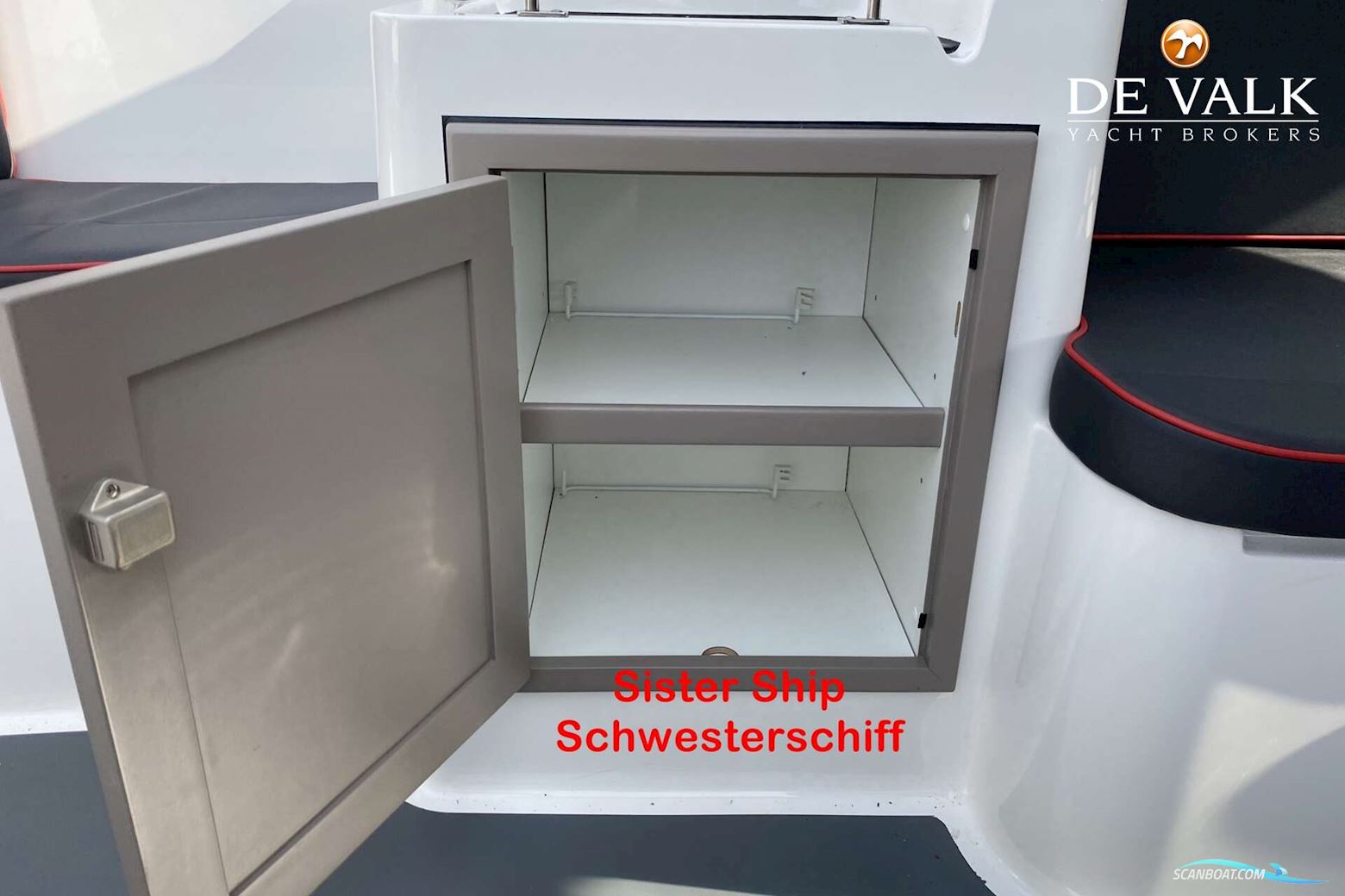 Interboat Intender 820