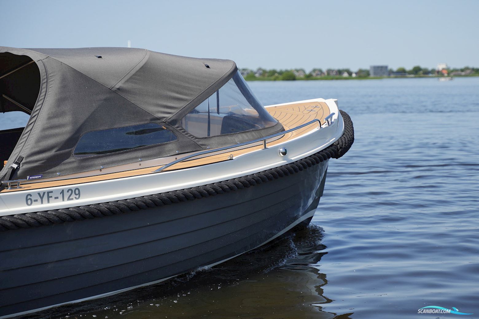 Interboat Intender 820