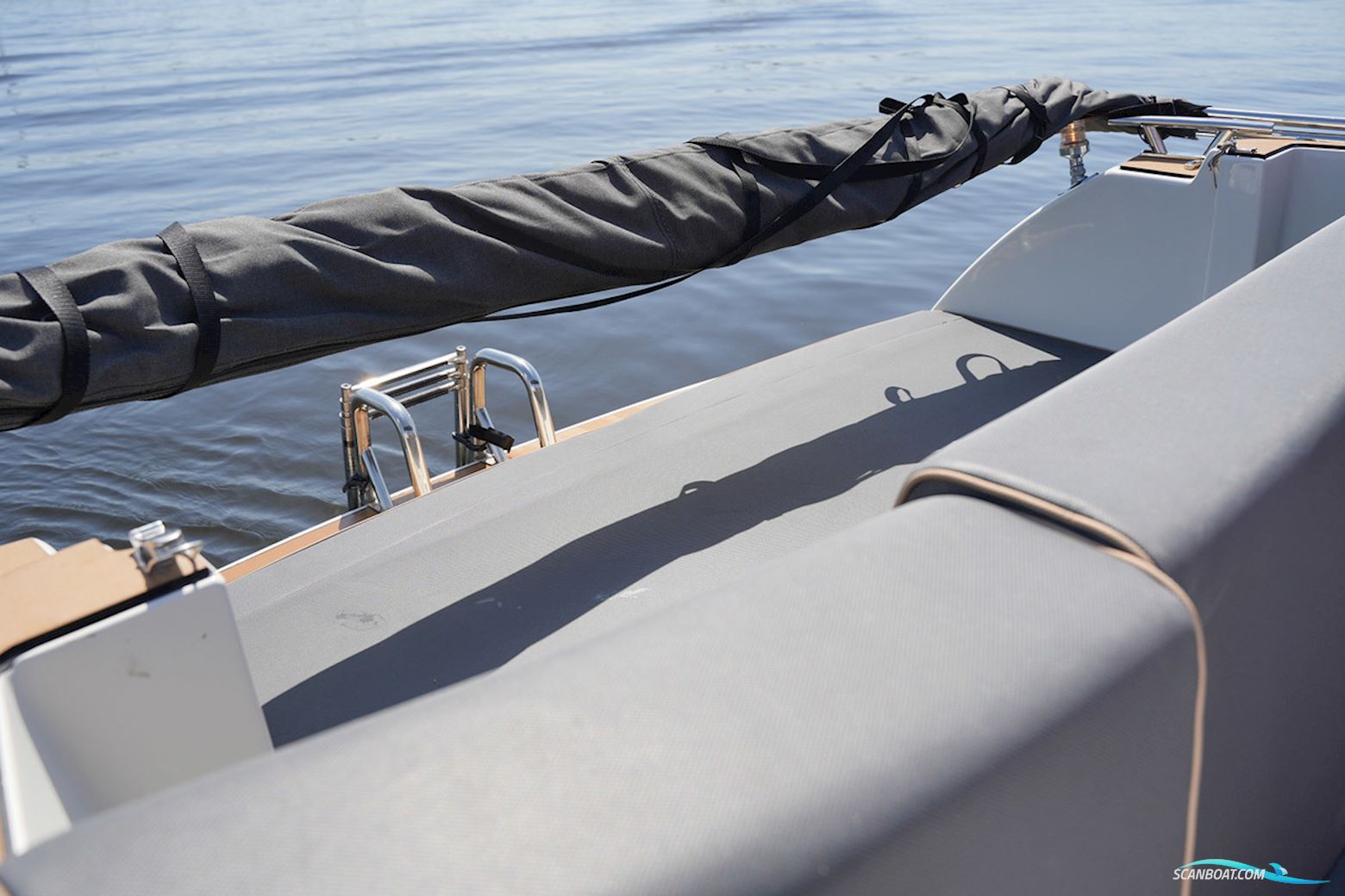 Interboat Intender 820