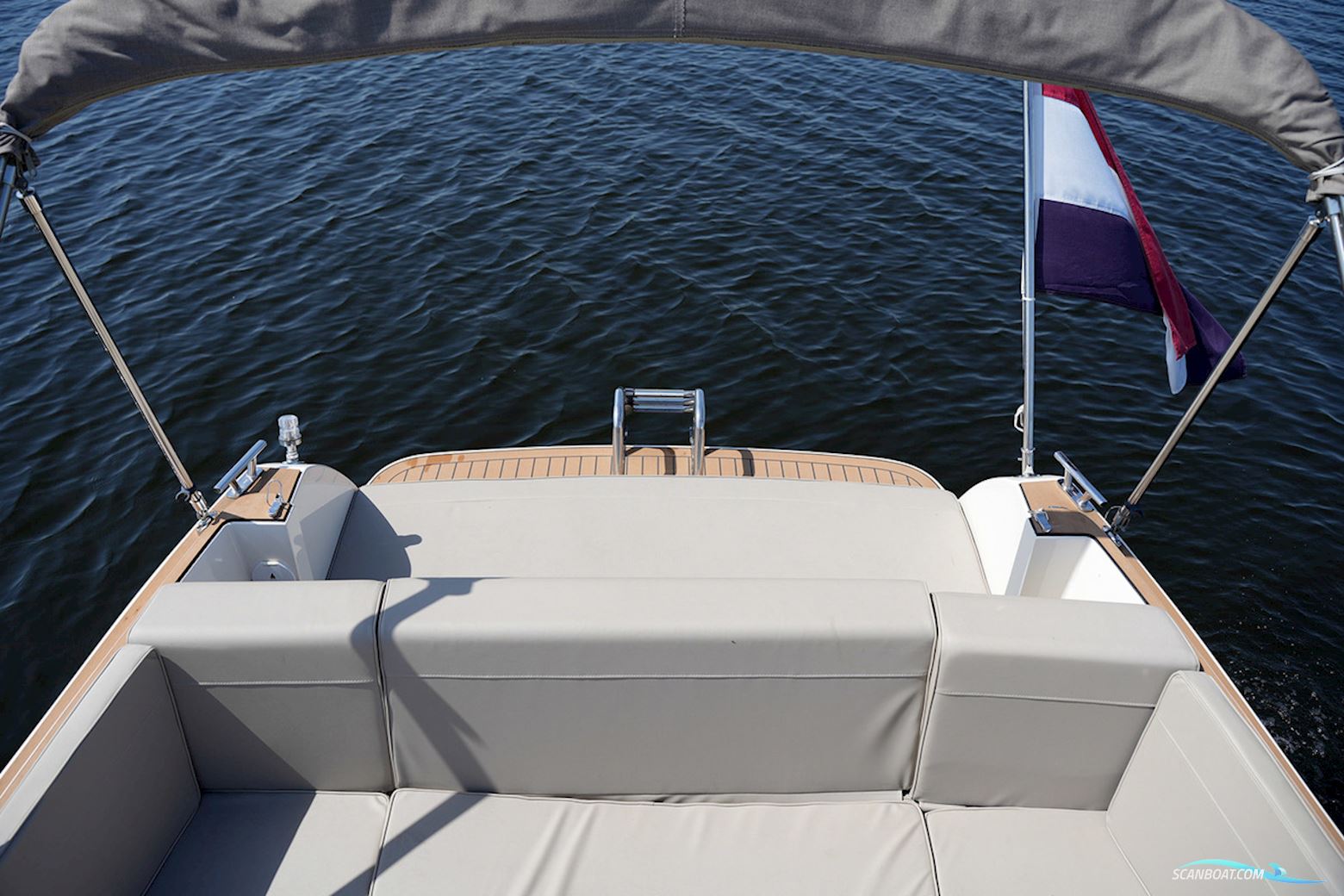 Interboat Intender 820
