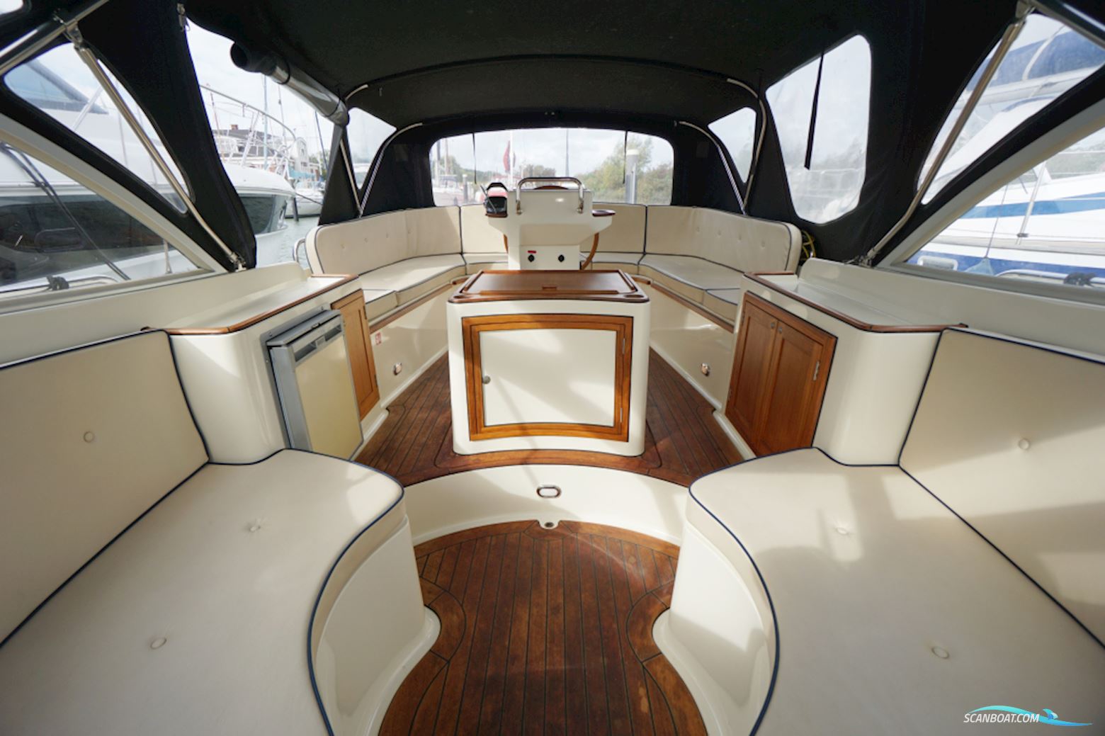 Intercruiser 27 Cabin