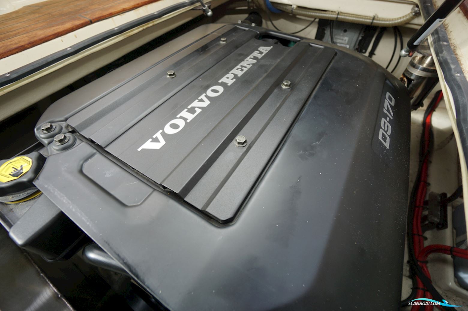 Intercruiser 27 Cabin