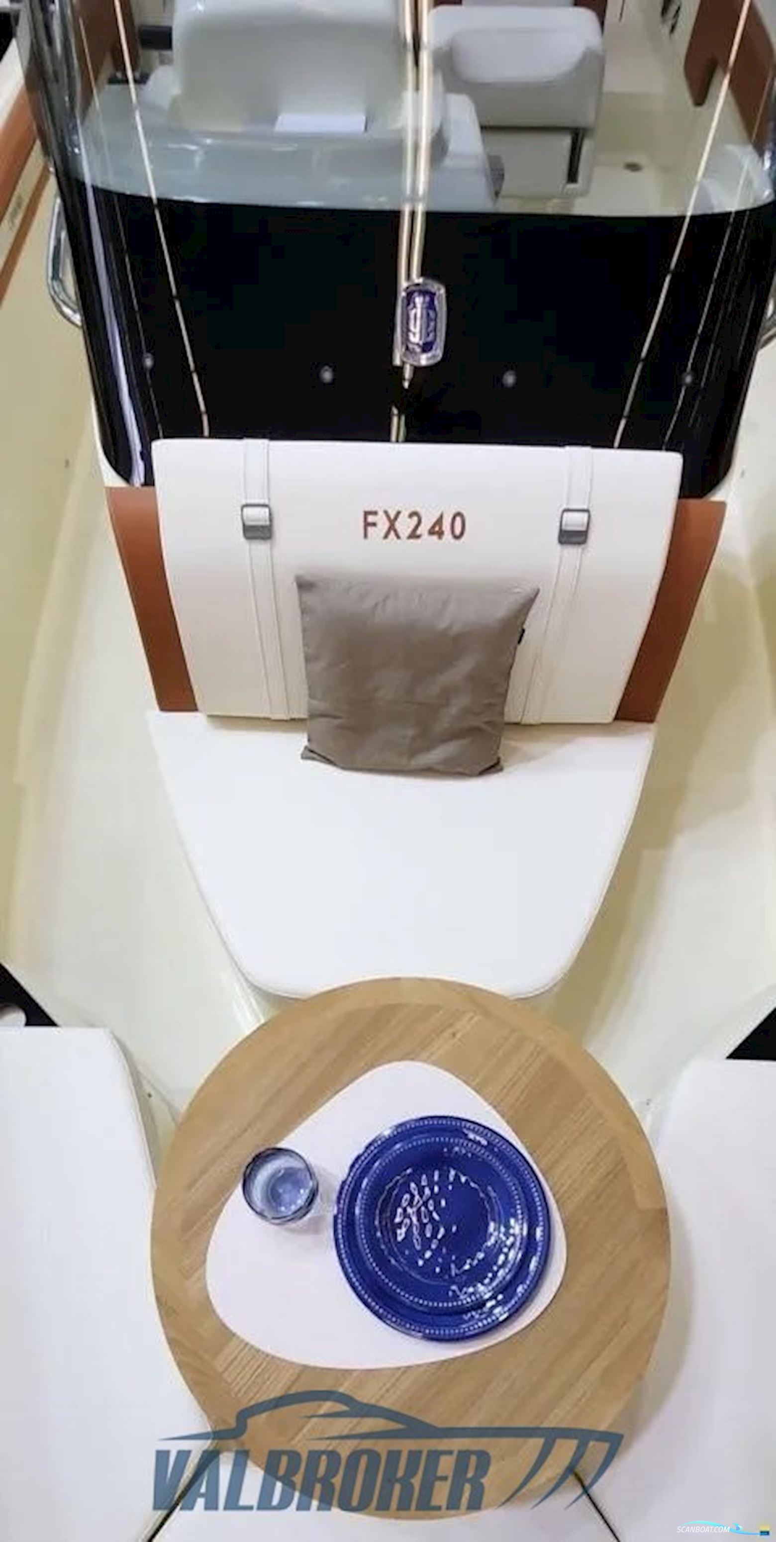 Invictus Capoforte FX240