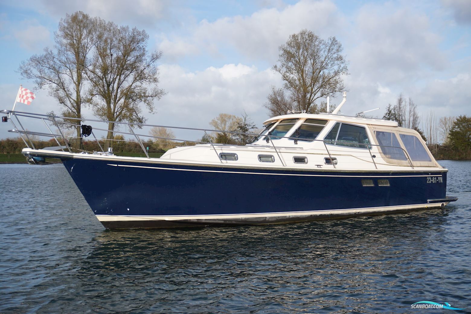 Island Packet Craft 360 Express Motorboat 2004, with Yanmar engine, The Netherlands