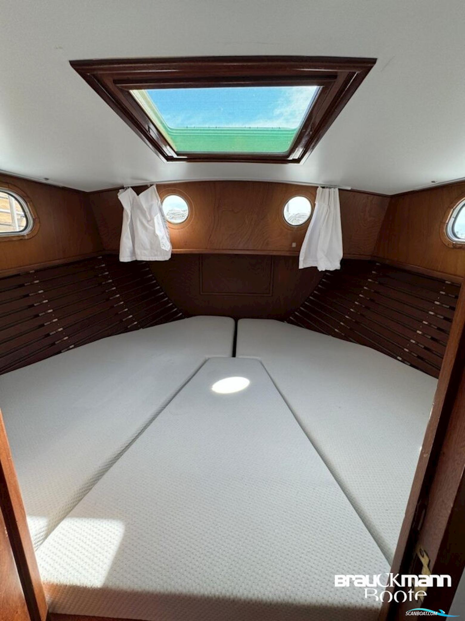 Jachtbouw P. Valk (NL) Jachtbouw P. Valk (NL) 9.70