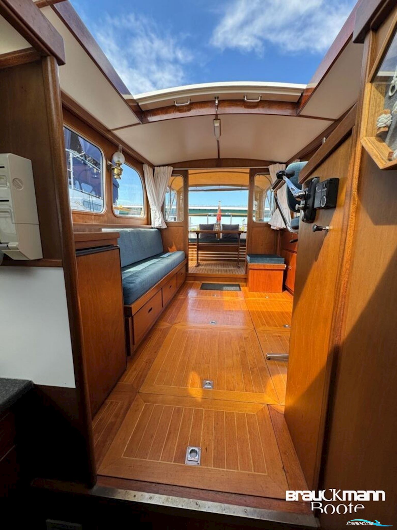 Jachtbouw P. Valk (NL) Jachtbouw P. Valk (NL) 9.70