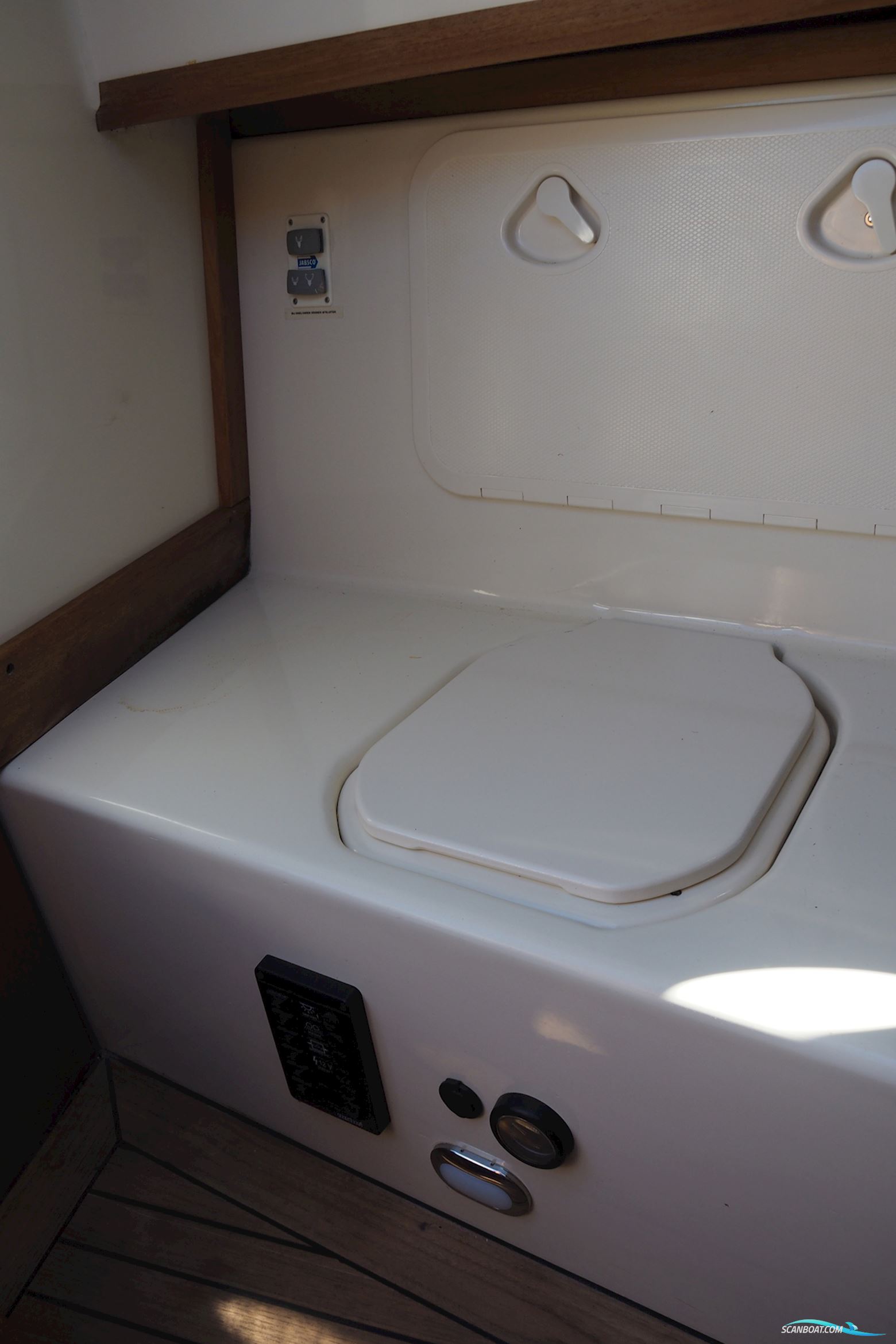 Jan Van Gent 10.35 Cabin