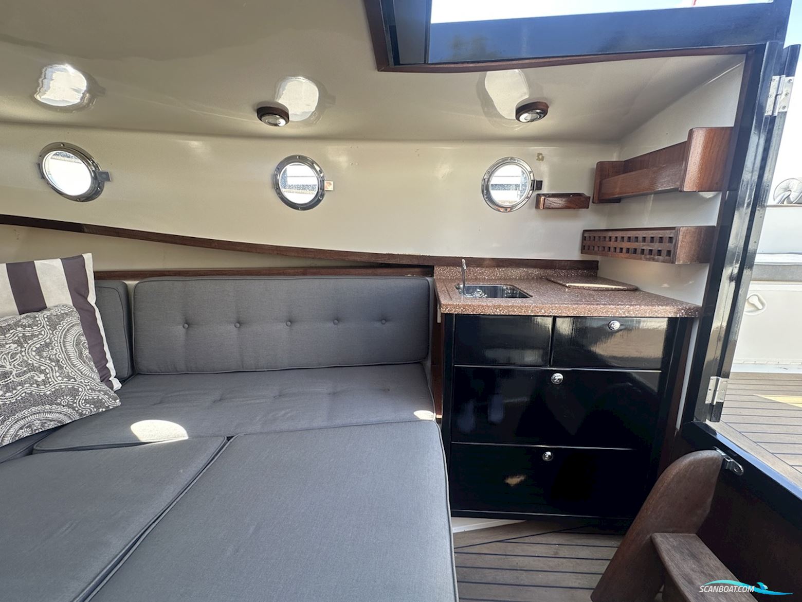 Jan Van Gent Cabin 1035