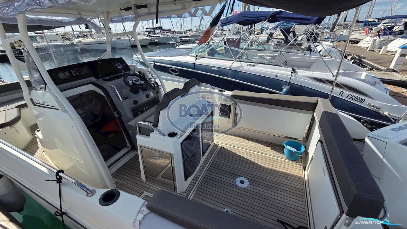 Janneau Cap Camarat 7.5 CC Serie 3