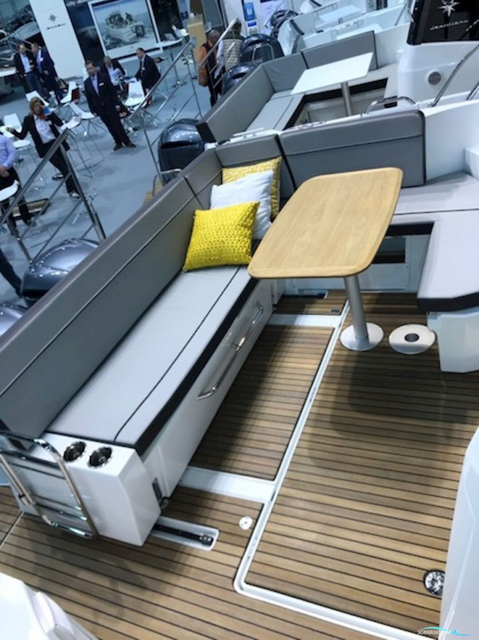 Jeanneau  Merry Fisher 1095 Coupé