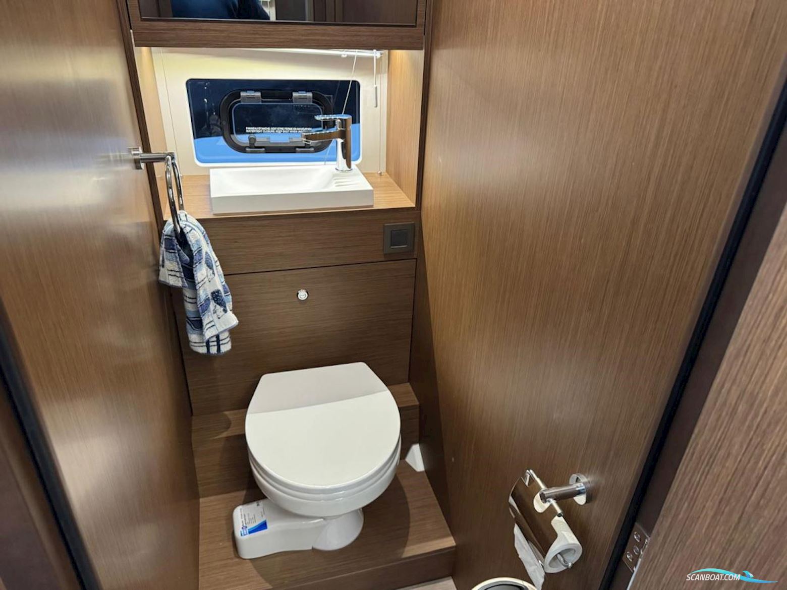 Jeanneau  NC37 met slechts 87 uur!