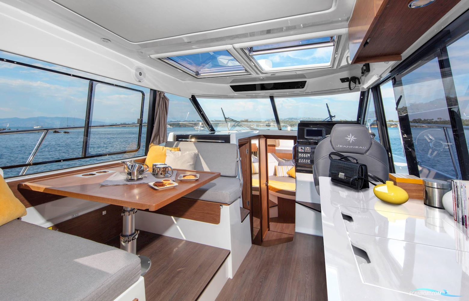 Jeanneau 1095 Coupe Serie 2
