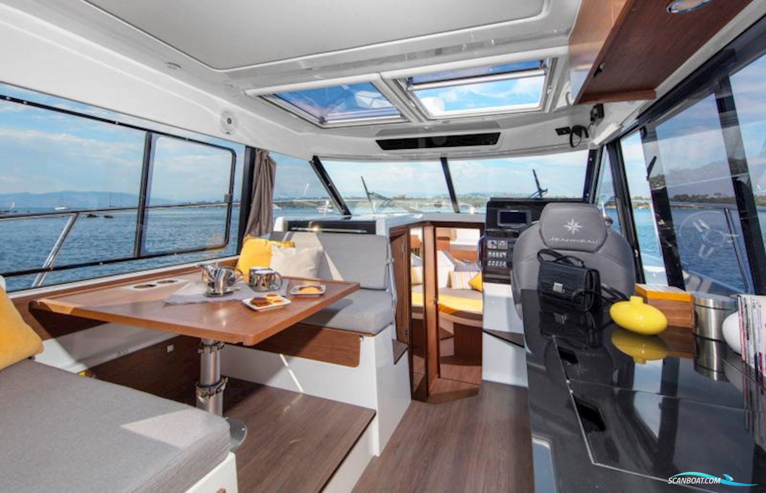 Jeanneau 1095 Coupe Serie 2