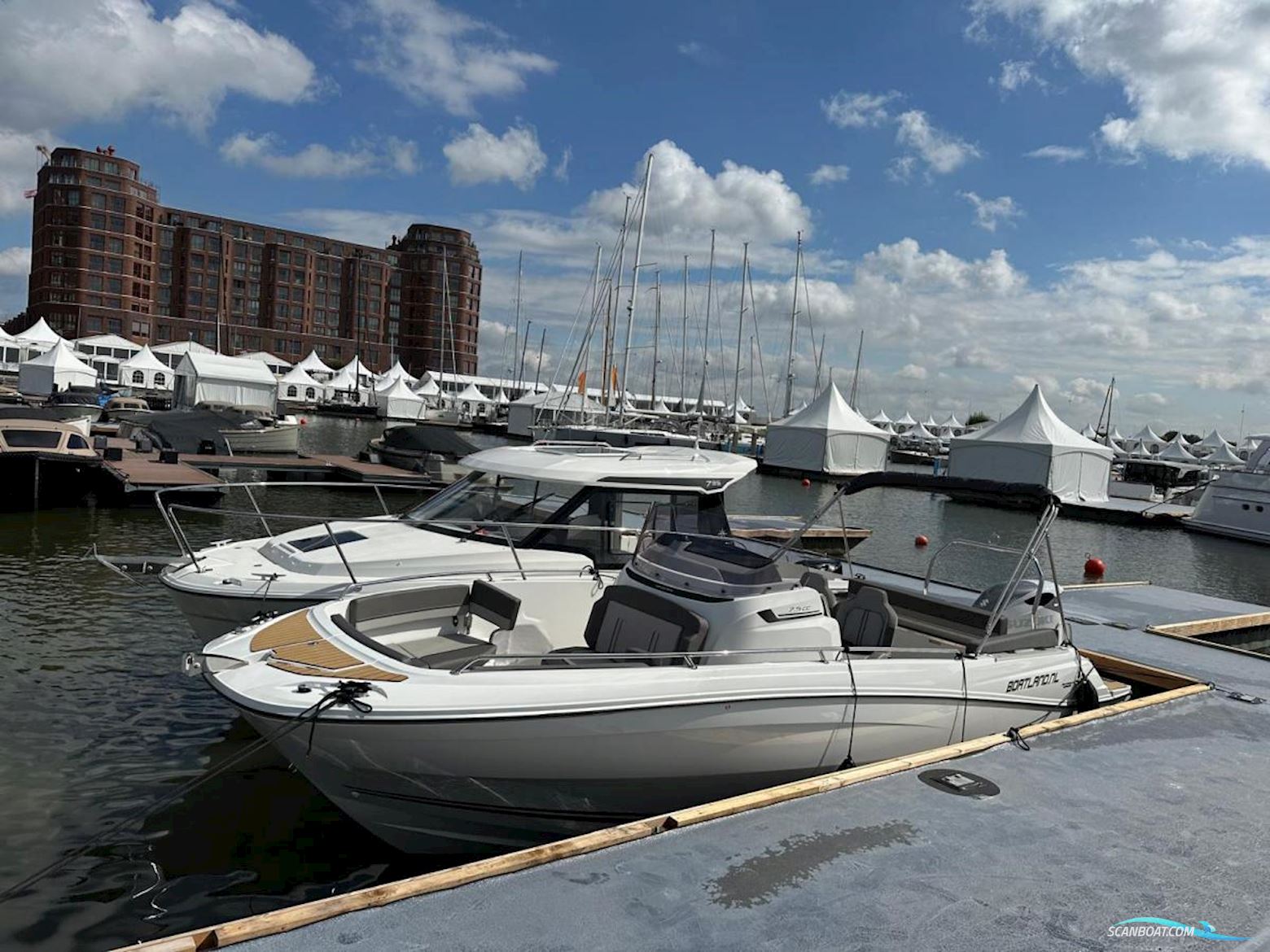 Jeanneau 7.5 Center Console