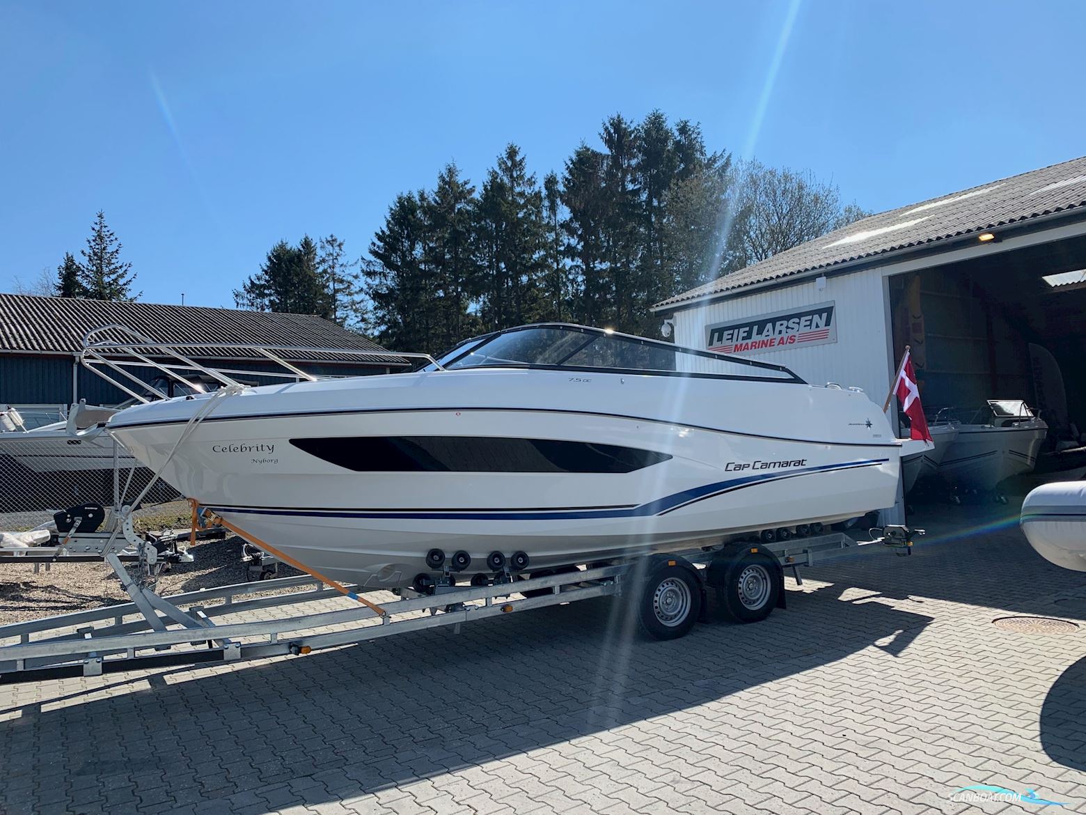 Jeanneau 7.5 DC Cap Camarat Gen2