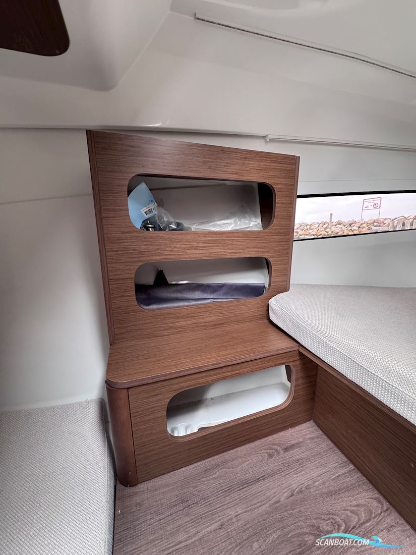 Jeanneau 7.5 DC CAP CAMARAT SERIE 2 – 2021