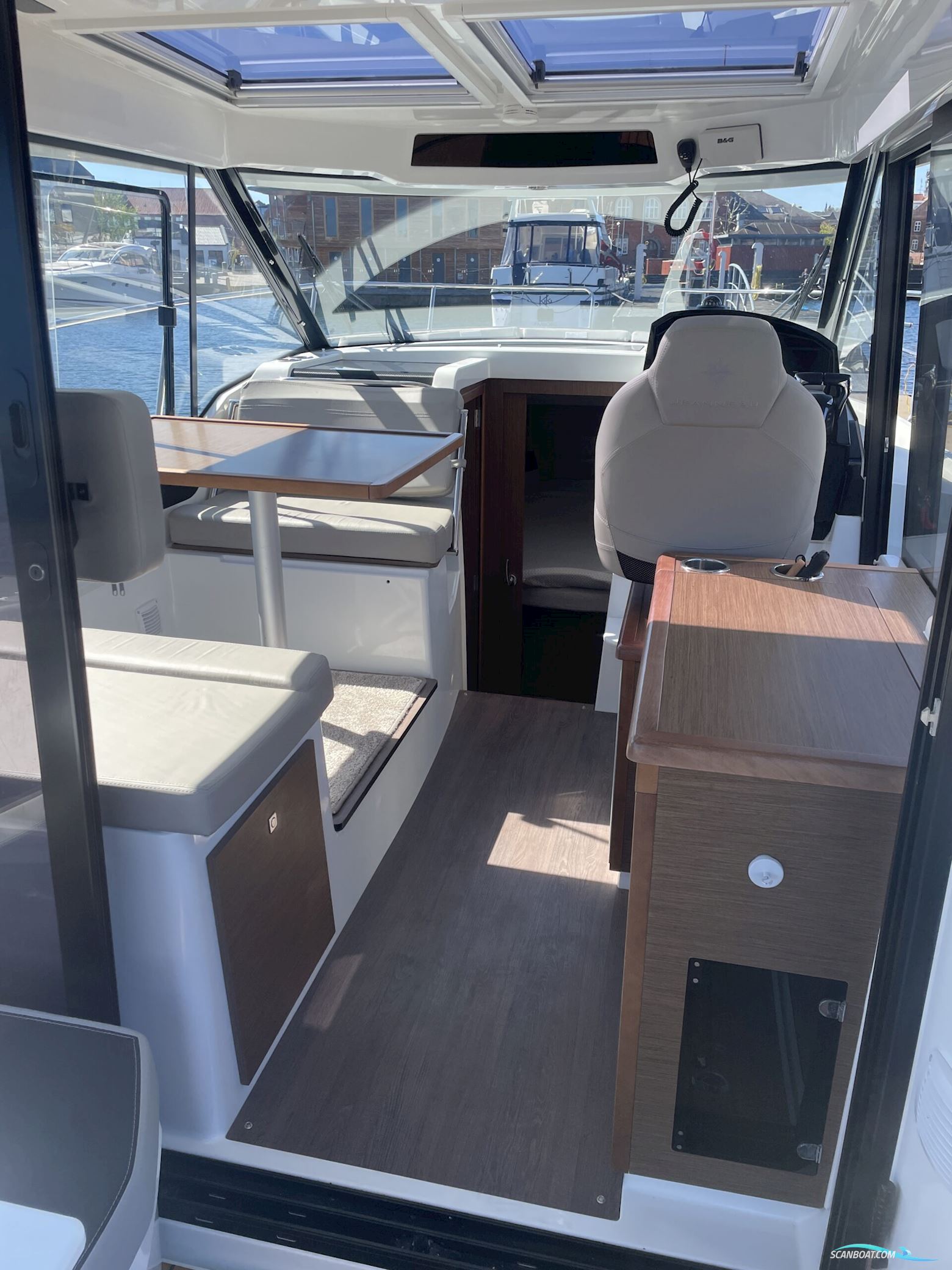 Jeanneau 895 Merry Fisher Cruiser