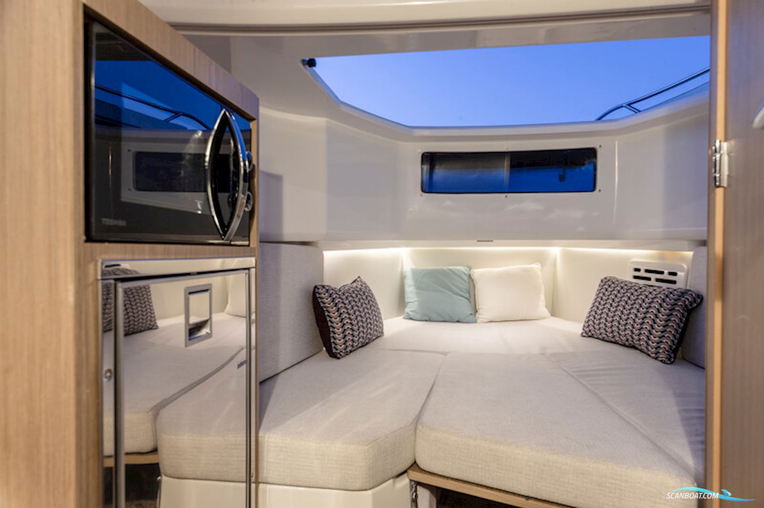 Jeanneau Cap Camarat 10.5 CC DEMO