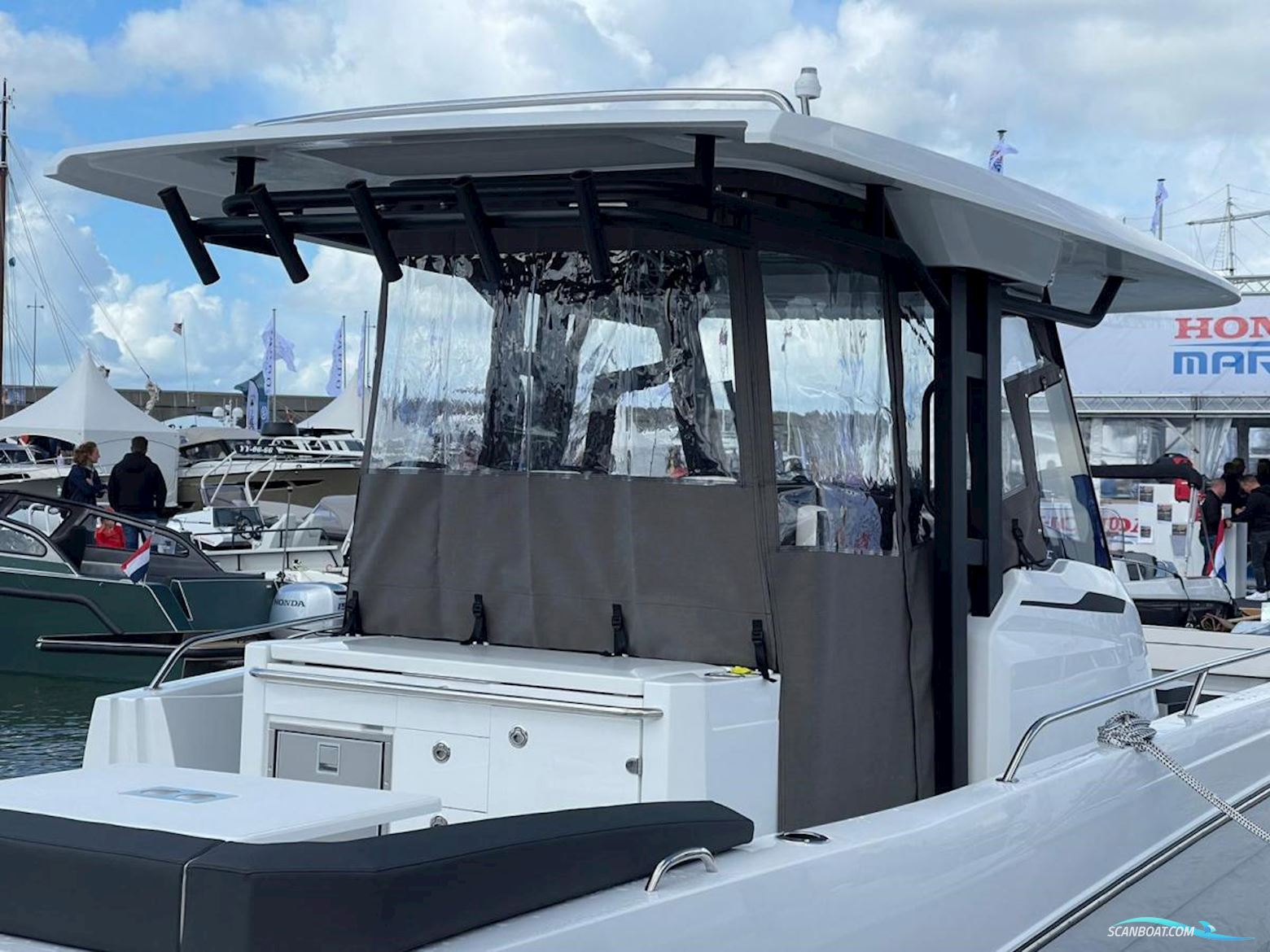 Jeanneau Cap Camarat 10.5 Center Console