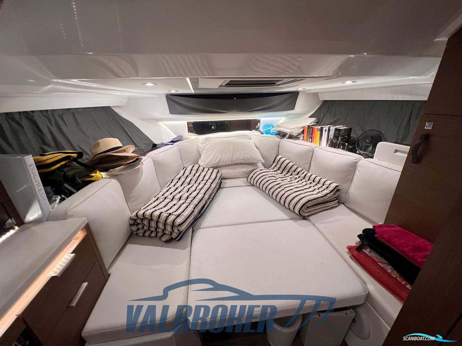 Jeanneau Cap Camarat 10.5 WA serie 2